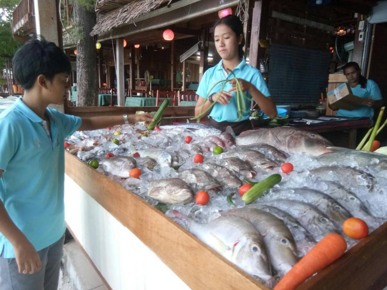 Zanom Sunrise Beach Resort Koh Lipe Bagian luar foto