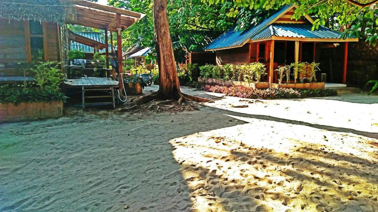 Zanom Sunrise Beach Resort Koh Lipe Bagian luar foto