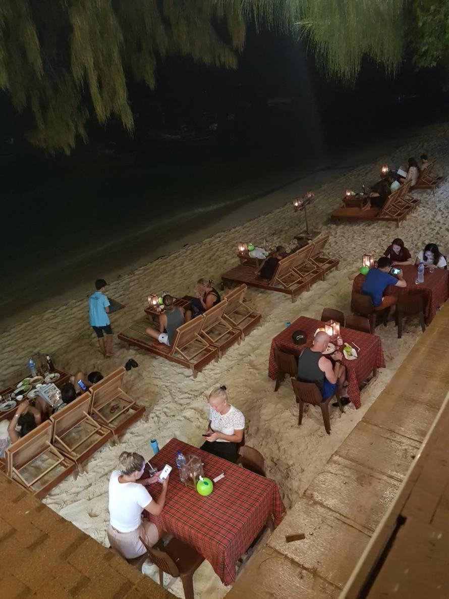 Zanom Sunrise Beach Resort Koh Lipe Bagian luar foto