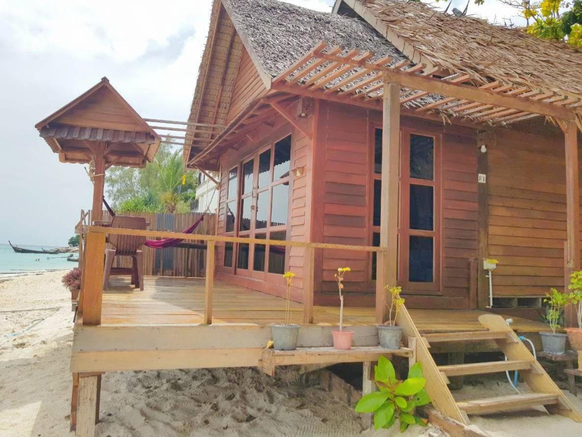Zanom Sunrise Beach Resort Koh Lipe Bagian luar foto