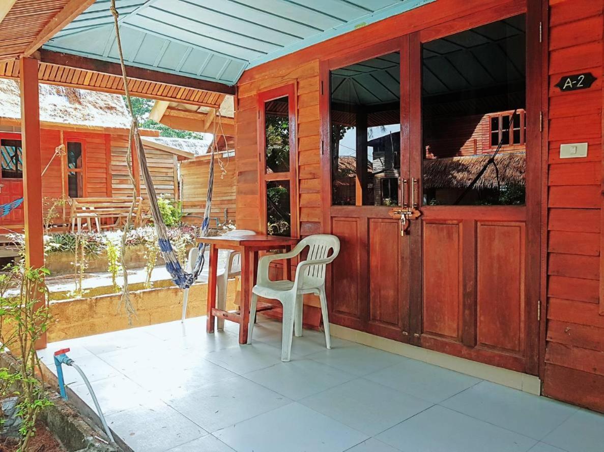 Zanom Sunrise Beach Resort Koh Lipe Bagian luar foto